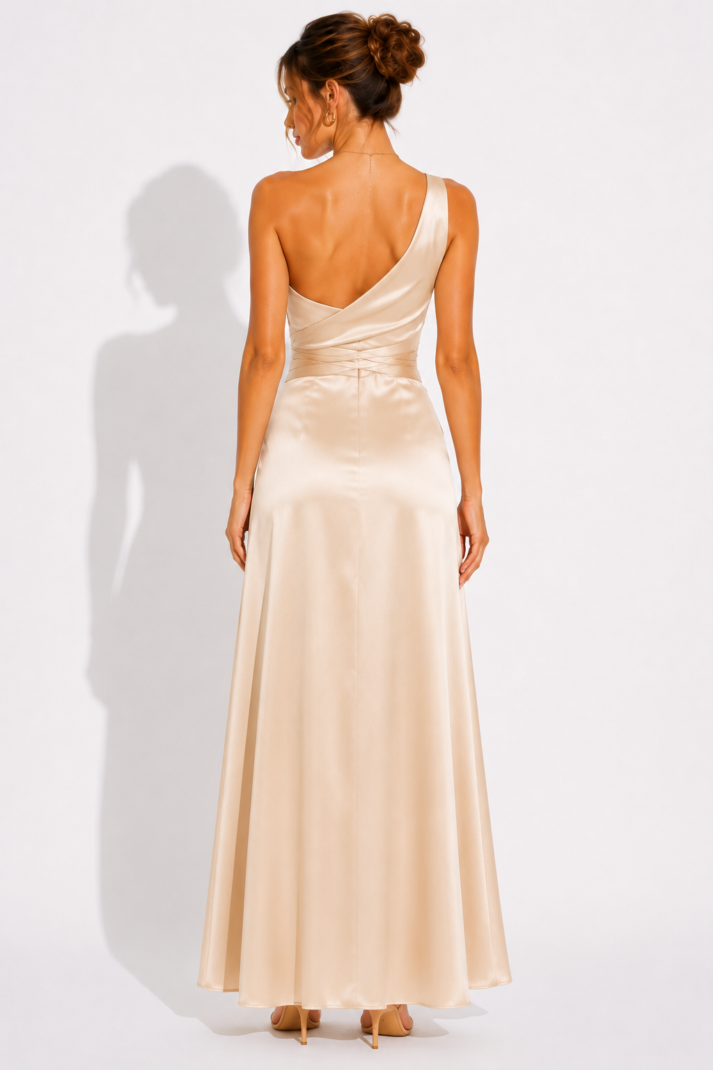 Amelia | Satin Maxikjole – Elegant & Eksklusiv